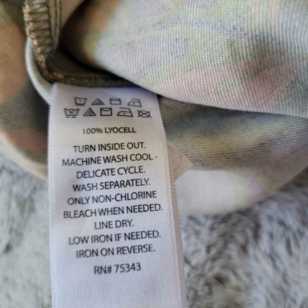 NWT! Cynthia Rowley 100% Lyocell Floral Shorts in Olive, Pink & Mustard - Picture 10 of 11
